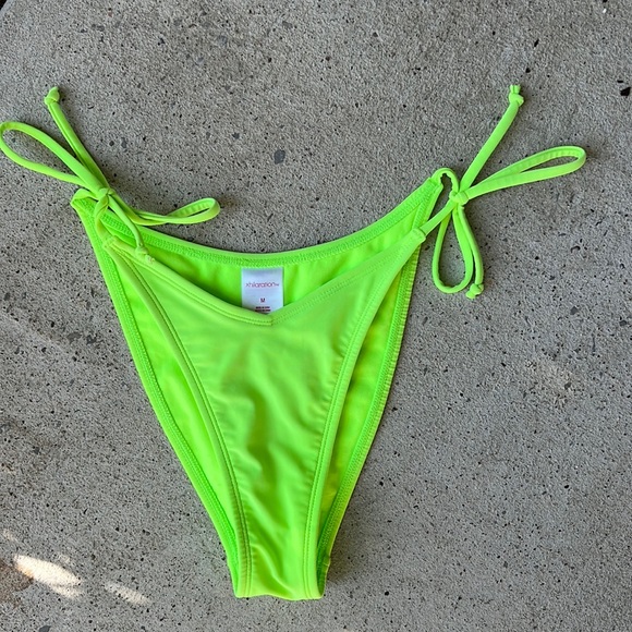 Xhilaration Other - Xhiliration medium lime green tie side cheeky bikini bottom